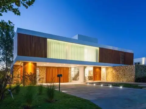 Casa venta 6 ambientes en La Lomada de Pilar lote de 1298 m2