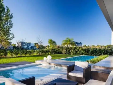 Casa venta 6 ambientes en La Lomada de Pilar lote de 1298 m2