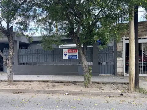 VENTA DE CASA DE 3 DORMITORIOS