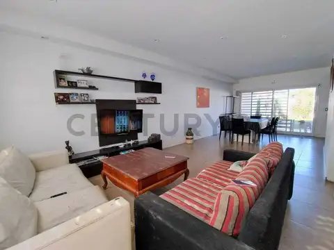 VENTA CASA en FRANCISCO ALVAREZ RESIDENCIAL- 5 AMBIENTES con PILETA Y PARQUE