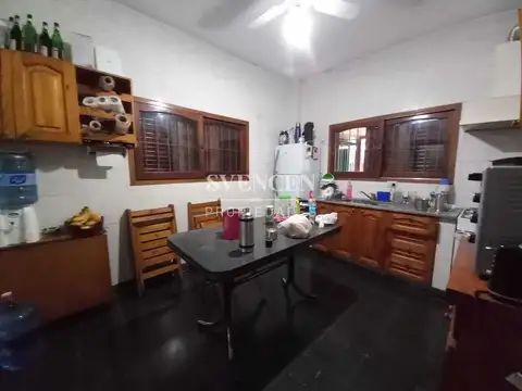 Casa 5 ambientes con 3 baños