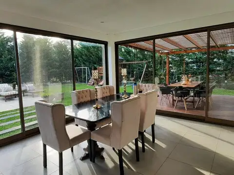 Casa Alquiler 4 ambientes Amoblada Brcas de Iraola