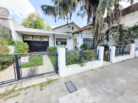 Venta Chalet de 3 dormitorios con jardin y patio. Rosario.