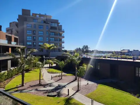 Av. De Los Lagos 3100, Piso 1