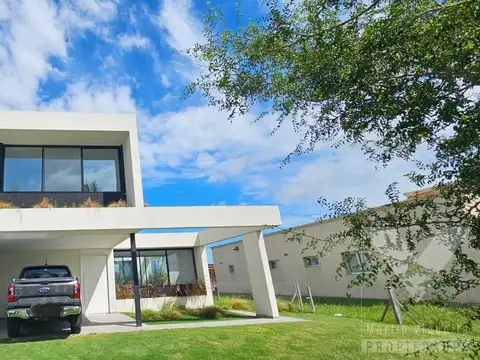 Casa en Venta en Countries y Barrios Cerrados en Campana, USD 275.000