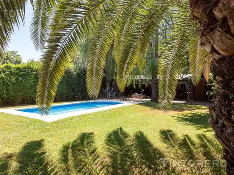 Venta Casa 5 Ambientes Parque Leloir - villa udaondo - Pileta - Parque - acepta permuta