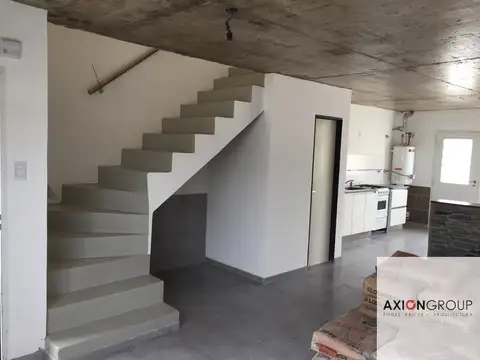 Casa en Alquiler con 1 cochera