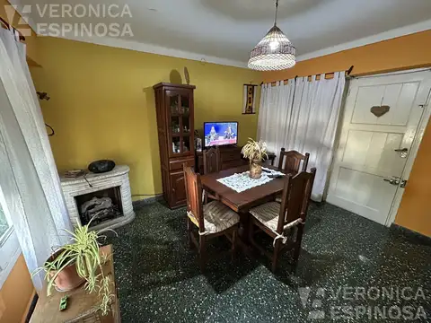 Casa en Venta con 2 cocheras