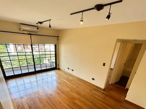 Departamento 2 ambientes muy luminoso, cerca de Directorio