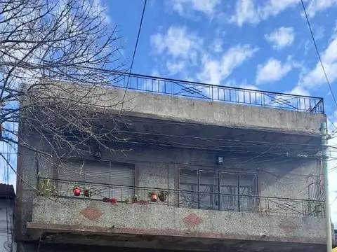 Depto Tipo Casa en Venta al Este