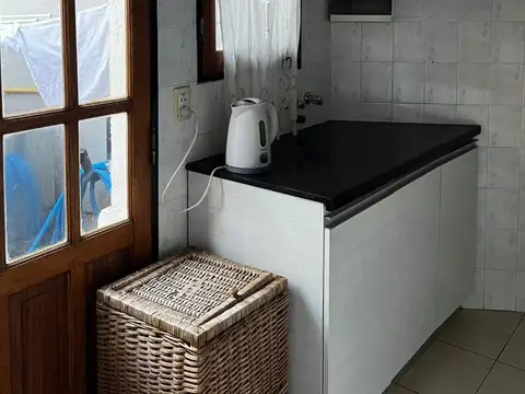 Casa 7 ambientes con 2 baños