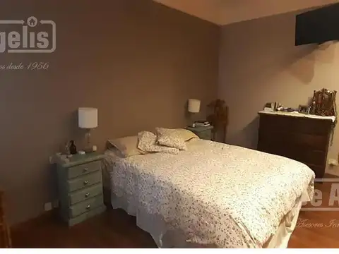 Primer Piso - Frente a la plaza - Moron Sur