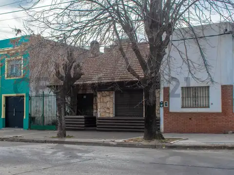 Calle 23 y 56 - Casa en VENTA Zona "Parque San Martín" - La Plata