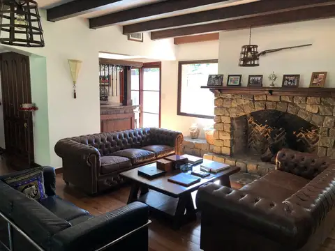 Capitán Juan De San Martín 100