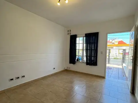 Departamento en Venta en Villa Luzuriaga, USD 85.000