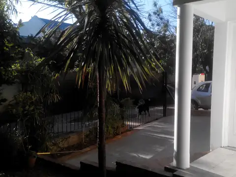 Depto Tipo Casa en Alquiler de 4 ambientes