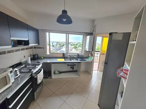 PERIBEBUY 6700, Piso 6