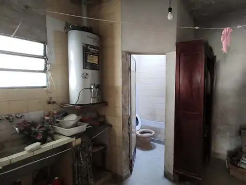 Hermosa casa en venta de 2 dormitorios sobre asfalto.