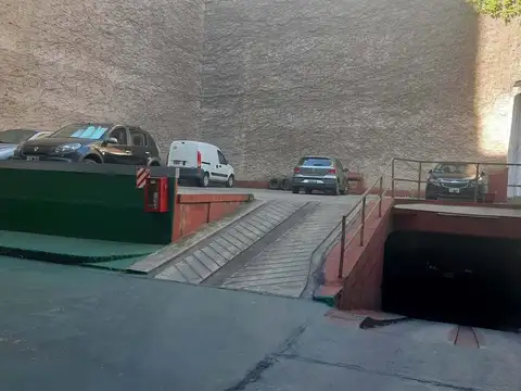 VENTA COCHERA CUBIERTA - BELGRANO - BAJAS EXPENSAS