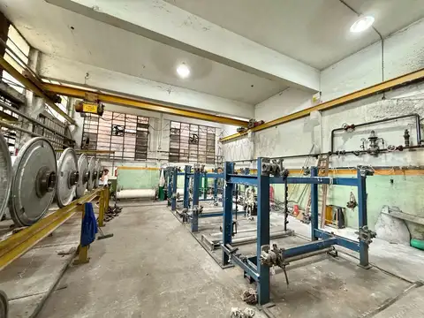 Galpon en Venta 44  mts Fondo