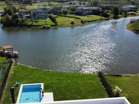 Casa al agua en Venta El Cantón Barrio Islas Escobar