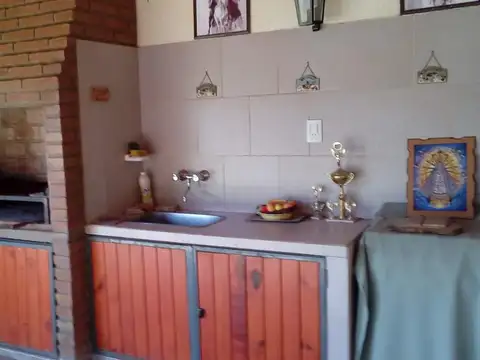 Casa en Venta con 3 cocheras