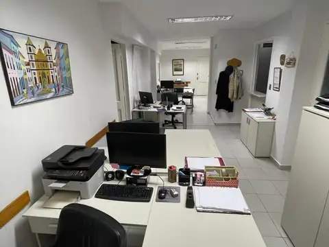 Oficina en Venta 81 años