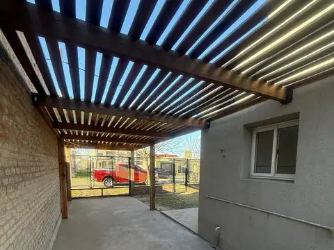 Casa 4 ambientes con 1 baño