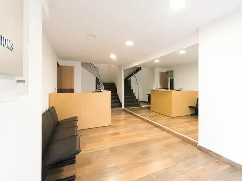 Edificio de oficinas. Ubicación estratégica frente a Panamericana. Florida Oeste