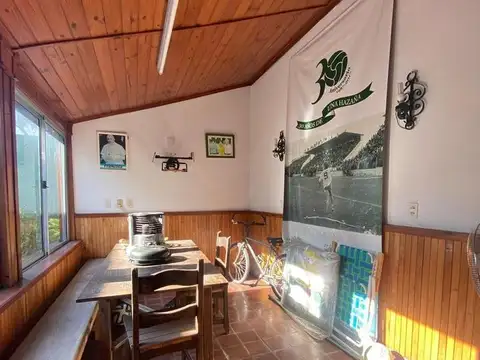 Casa 5 ambientes con 2 baños