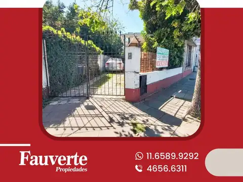CASA TODO EN PLANTA BAJA EN VILLA SARMIENTO. VENTA