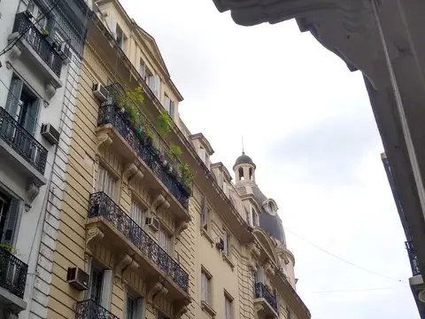 Oficina 6 ambientes con 3 baños