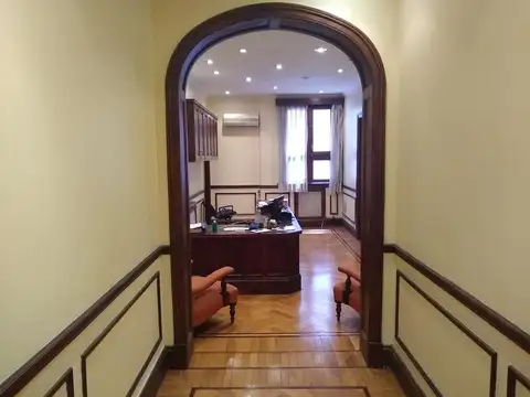 Oficina en Venta 85 años