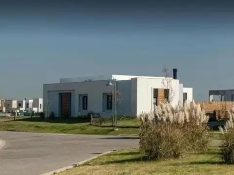 Terreno en Venta en Guillermo E Hudson, USD 81.500