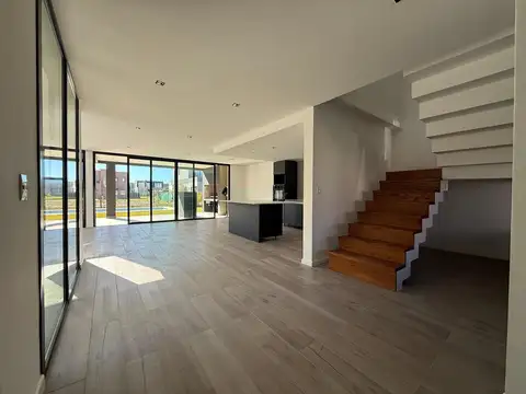 BARRIO VILA MARINA 2, CASA 4 AMBIENTES Y AMARRA .