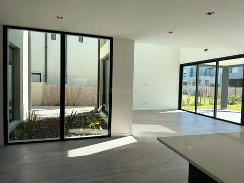 Casa en Venta en Vila Marina II, USD 380.000