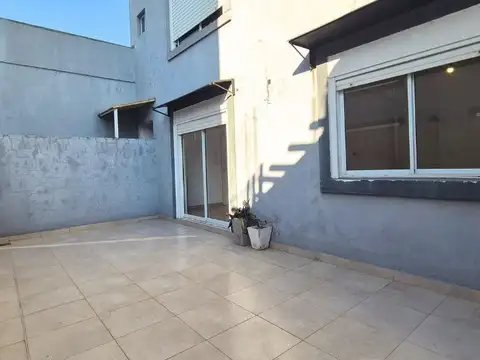 Depto Tipo Casa 2 ambientes con 1 baño