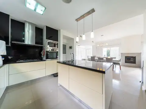 Casa en Venta en Funes, USD 800.000