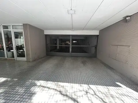 venta cochera amplia para camioneta 4x4 amplia urquiza 1900