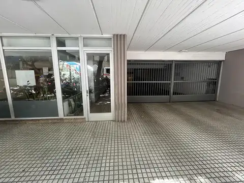 venta cochera amplia para camioneta 4x4 amplia urquiza 1900