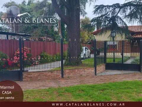 Marmol - Casa con Piscina y precioso jardin!