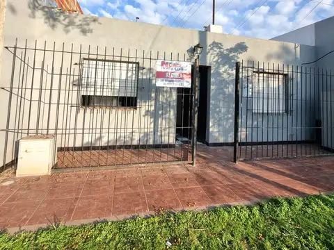Casa en alquiler en Villa Gobernador Galvez