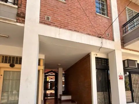 Venta departamento planta baja de 2 amb con patio