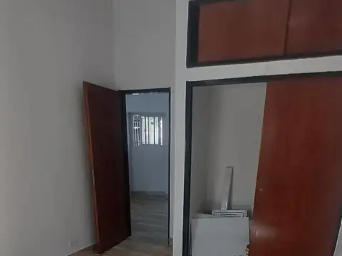 Depto Tipo Casa en Venta en Parque Avellaneda, USD 65.000