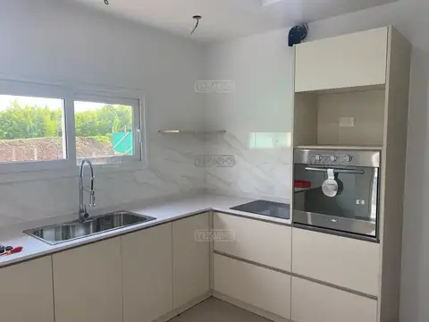 Casa 5 ambientes con 3 baños