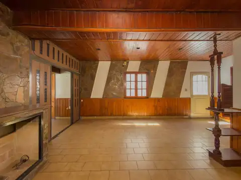 CASA EN VENTA LOS HORNOS CON GARAGE + DEPARTAMENTO