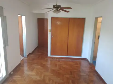 IMPECABLE 1 AMBIENTES LUMINOSO FRENTE AL PARQUE