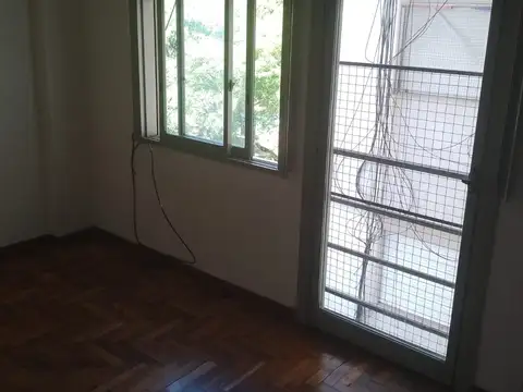 IMPECABLE 1 AMBIENTES LUMINOSO FRENTE AL PARQUE