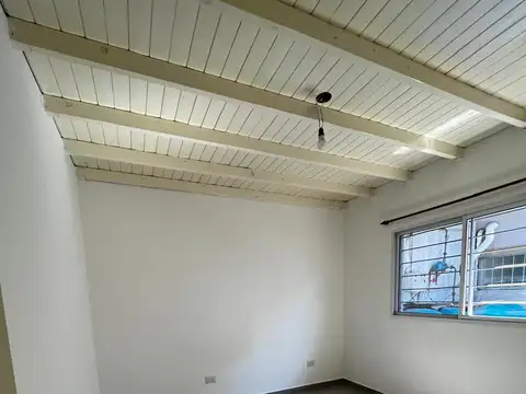 Departamento en Alquiler en Bernal, $ 450.000