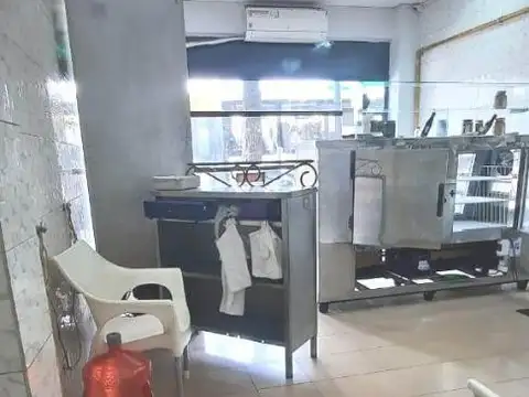 Local en Alquiler en Coghlan, $ 1.400.000